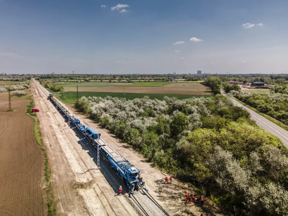Augusztusban elindulhat a teherforgalom a Szeged-Röszke-Szabadka vasútvonalon