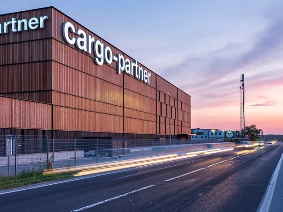 A cargo-partner tovább terjeszkedik az Egyesült Királyságban