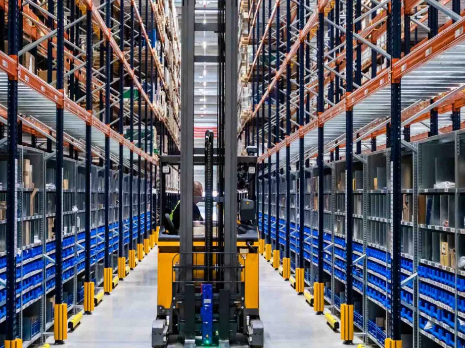 Digitális raktározási megoldások a Bosch új logisztikai és disztribúciós központjában