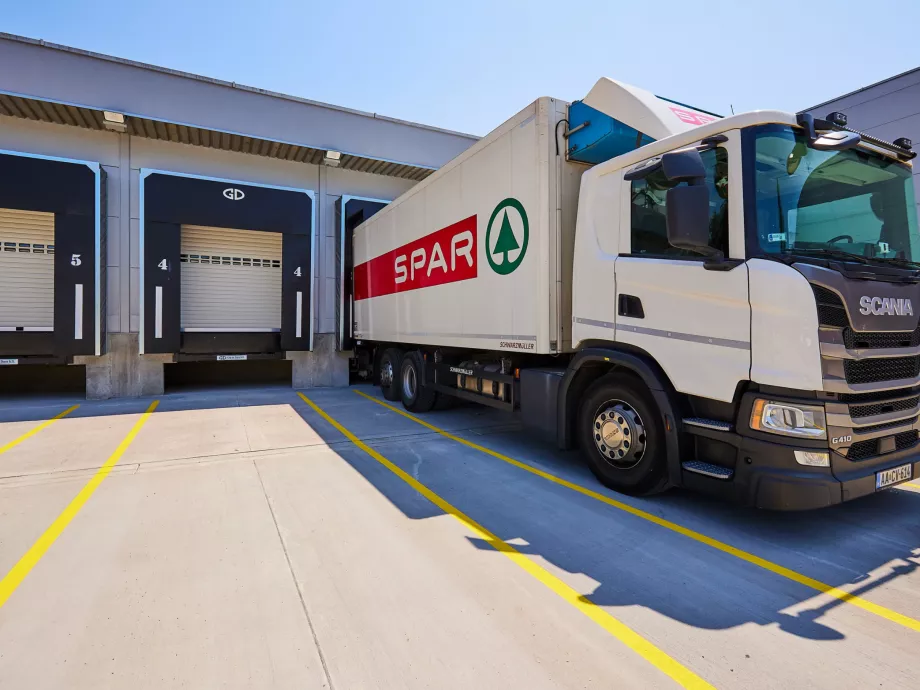 2,7 milliárd forintos beruházással lép szintet a SPAR logisztikája