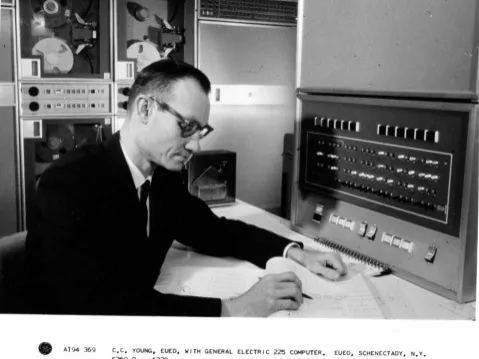Arnold Spielberg, a számítástechnika úttörője
