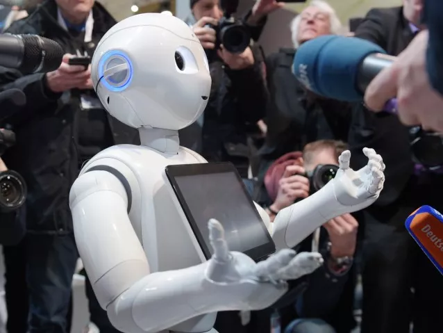 A humanoid robot volt a CeBIT egyik sztárja