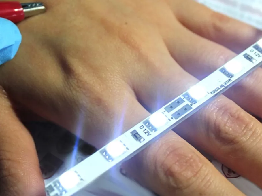 Nanoszálas fólia teheti lehetővé az elektronikus bőrt