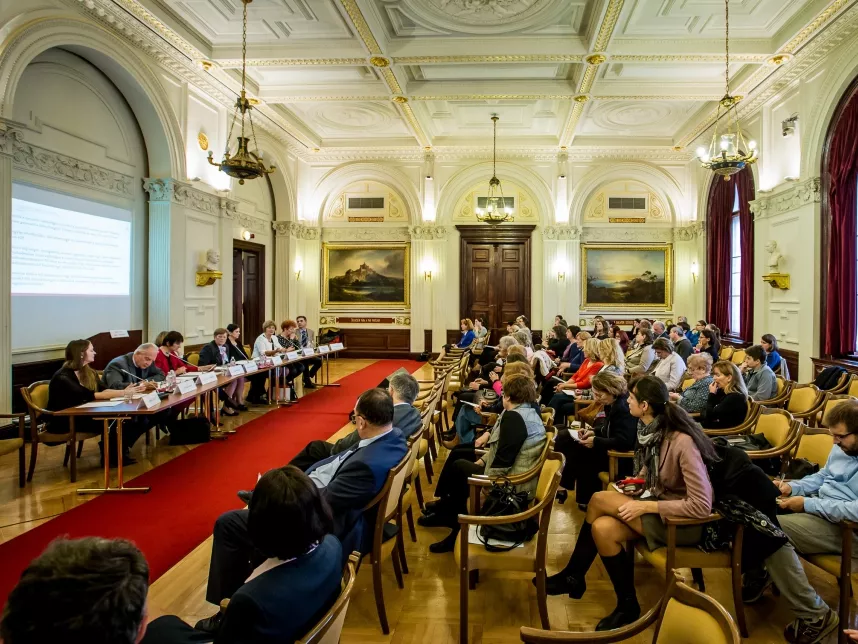 Lehet pályázni a Nők a Tudományban díjra