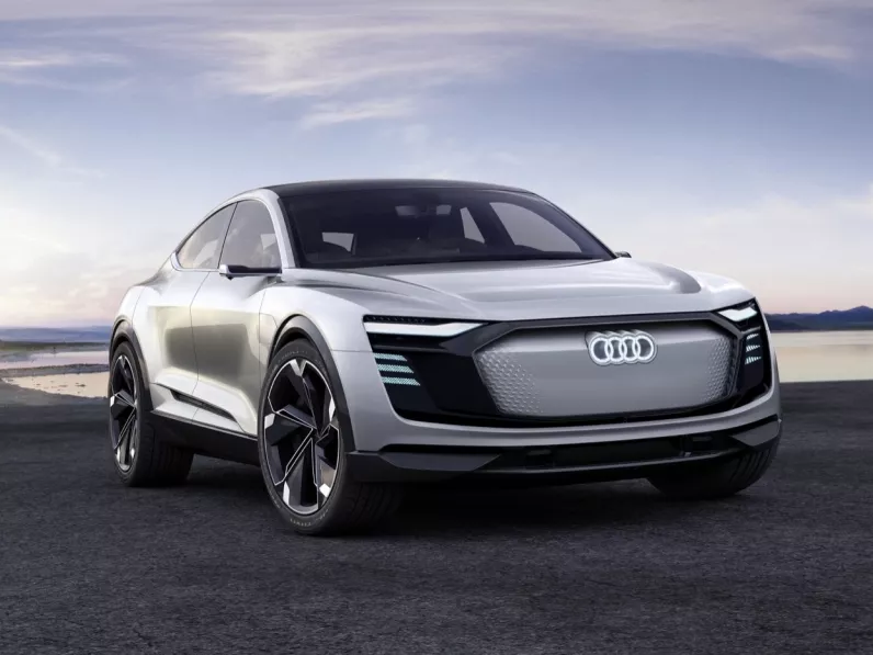 A Tesla babérjaira tör új luxusautójával az Audi
