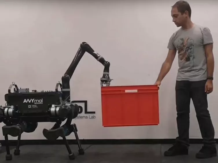 Megérkezett a bostoni robokutya ellen(négy)lábasa
