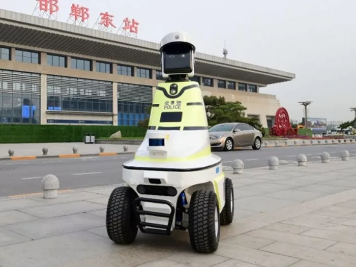 Robotrendőröket állítottak szolgálatba Kínában