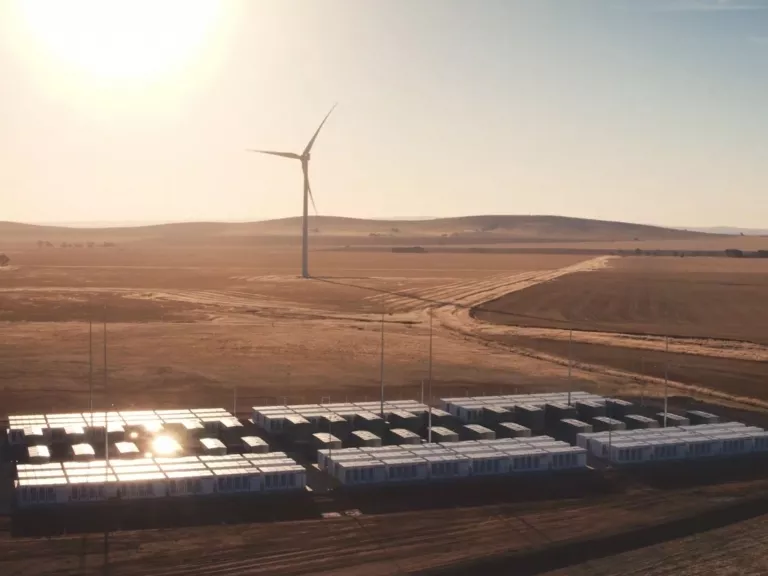 Bővítik az ausztrál gigaakkumulátor kapacitását