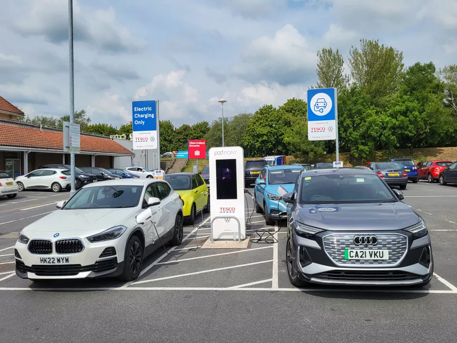 Összeurópai, az elektromos autózás felgyorsítását elősegítő akciótervről tárgyalt Nagy Márton