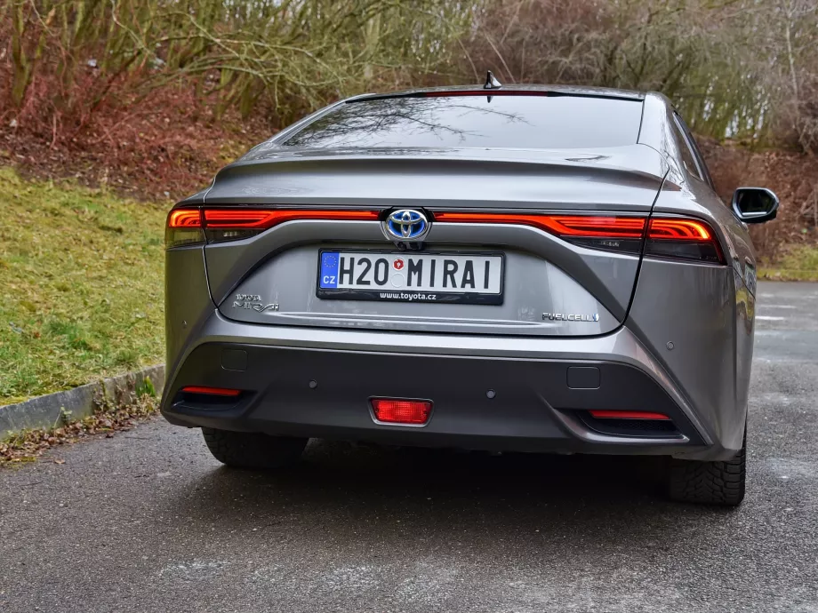 Az ukránok "hidrogénbombát" barkácsoltak egy Toyota Mirai üzemanyagtartályából