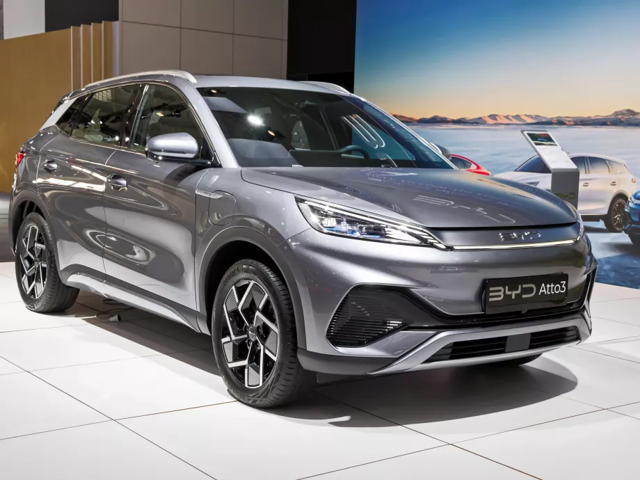 Rakétával lőtték, sértetlen maradt a BYD új modellje