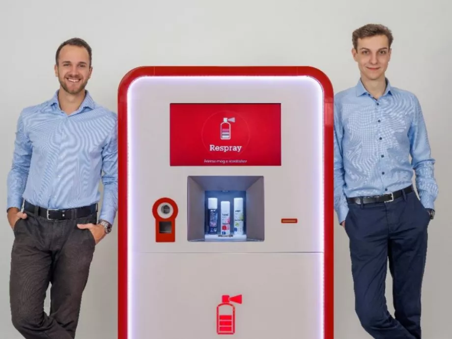 Műegyetemi fiatalok innovációja a világ első fújós dezodor újratöltője