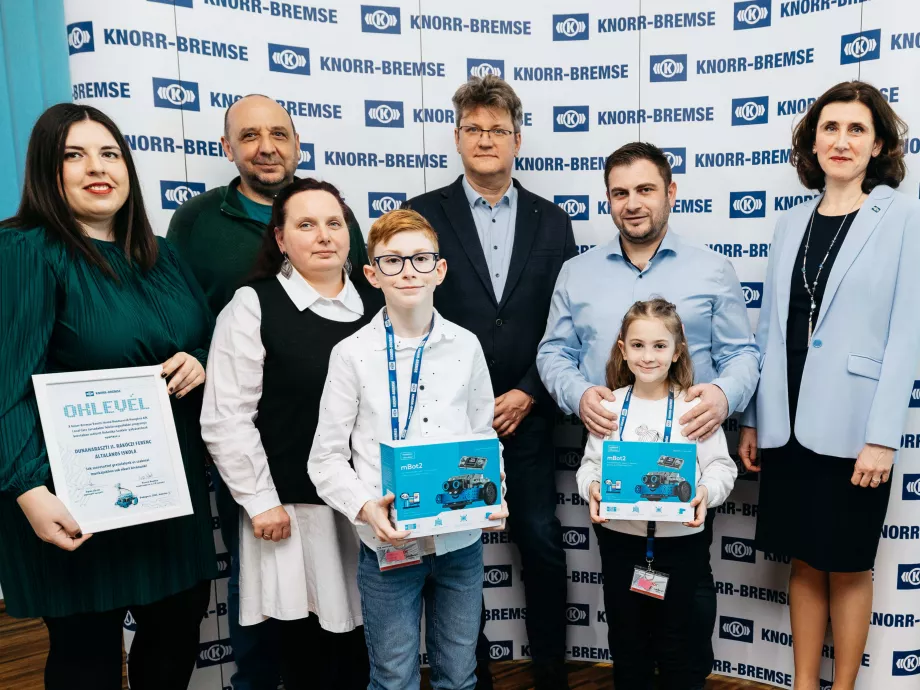 Újabb iskolákba viszik el a robotkorszakot