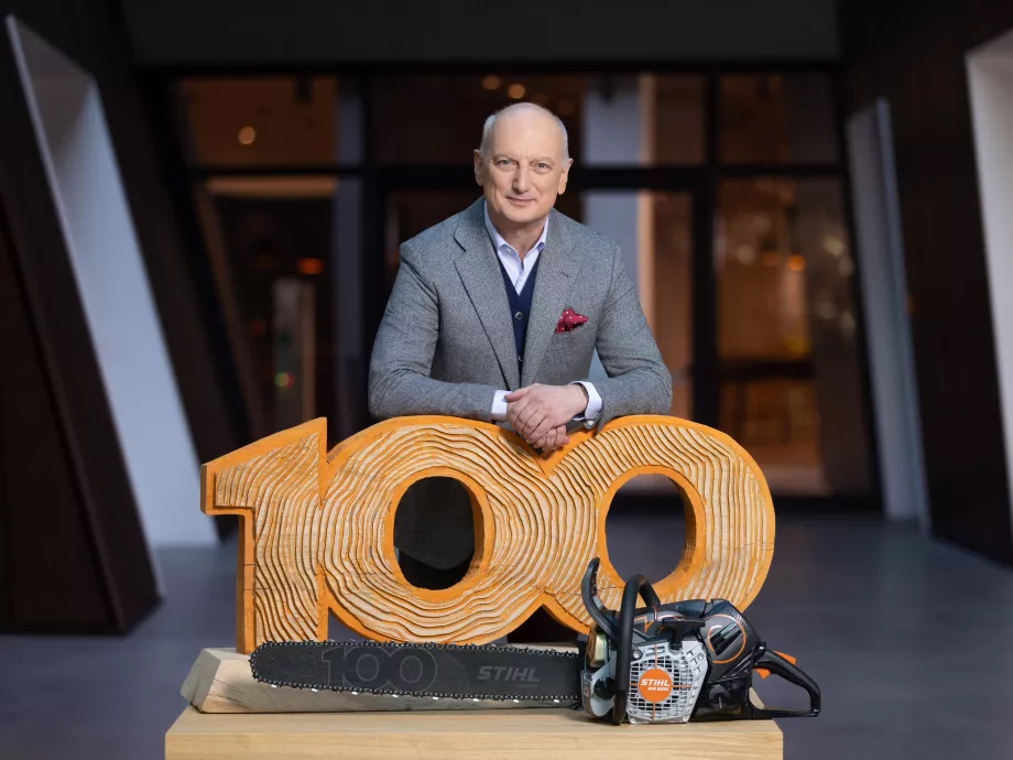 A 100 éves STIHL megmutatja, hogyan lehet a benzines és akkumulátoros eszközök terén is hatékony